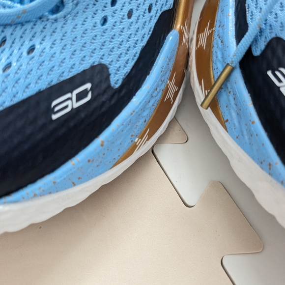 UA curry 2 low flotro New sz 9 - Picture 9 of 11